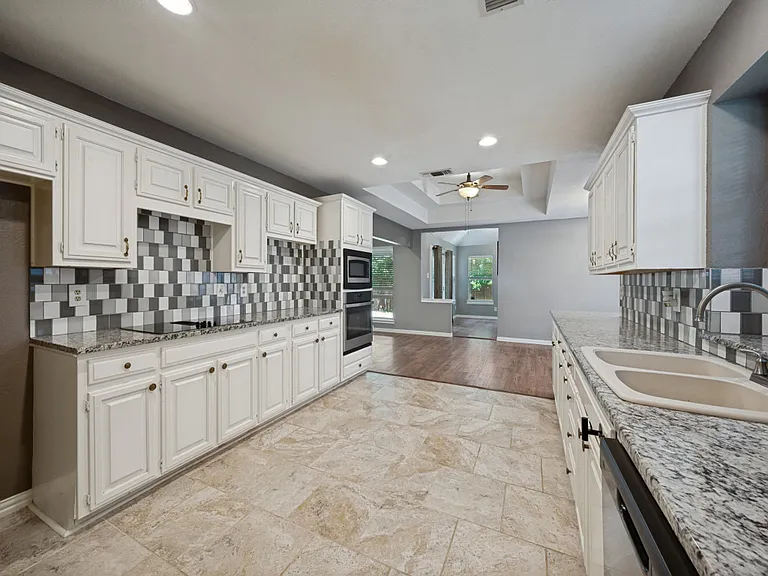 3317 Hazlewood Ct — Photo 14