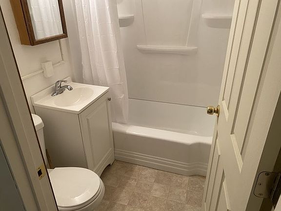 3rd image of 2318 12th Ave N #4
