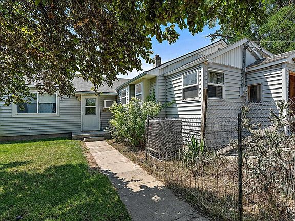 2nd image of 3535 Beacon Ave