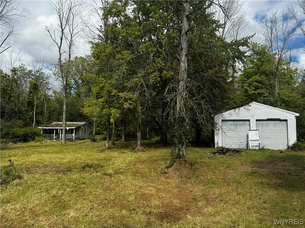 8777 Bradley Rd #43, Gasport, NY 14067