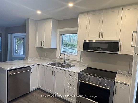4th image of 3958 Grove Pl