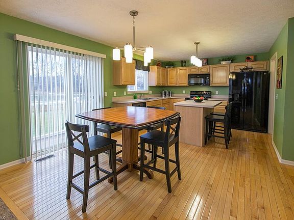 3rd image of 9070 Wynford Ln #20