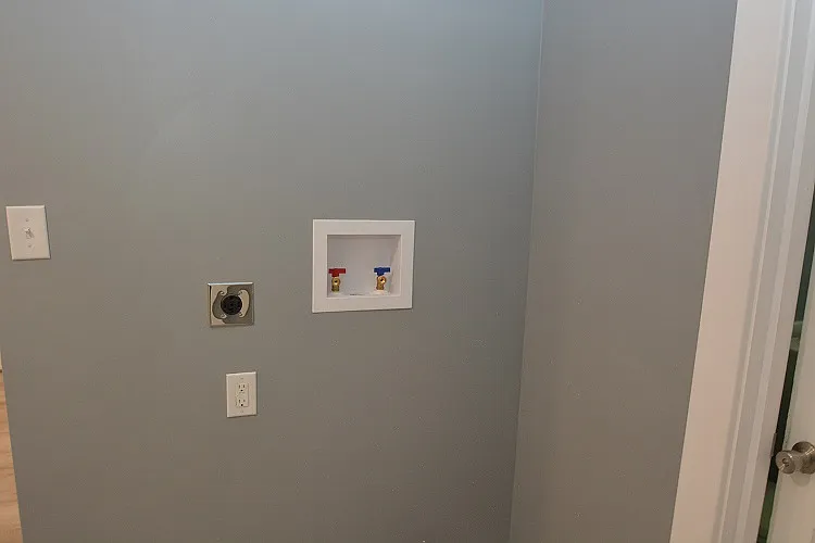 712 Bernice St — Photo 9