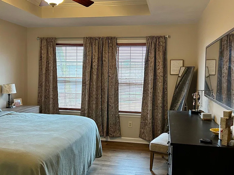 114 Montclair Ct — Photo 14