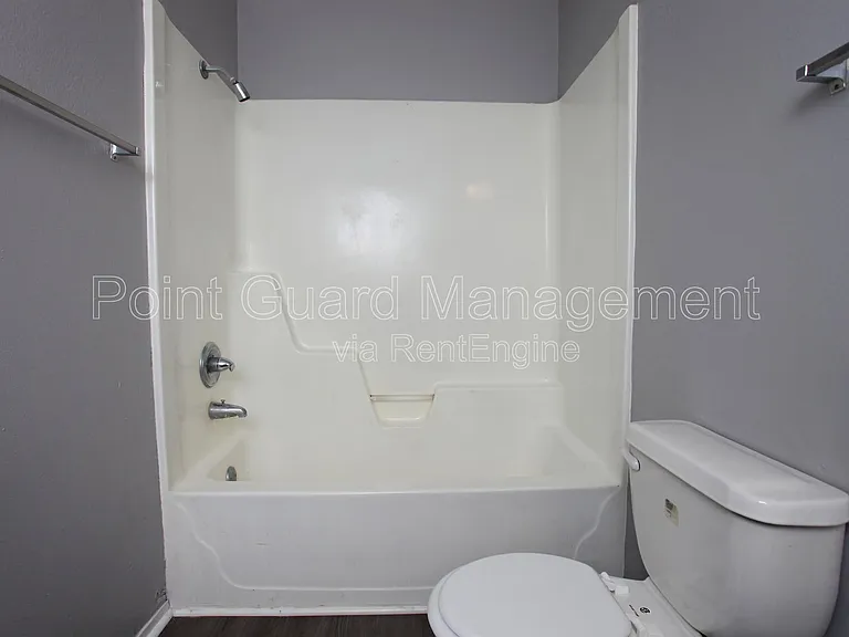 1717 N Vassar Ave — Photo 37