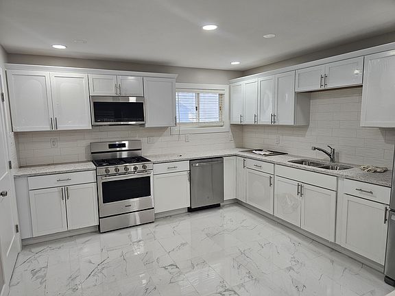 4th image of 2036 W Ridge Rd