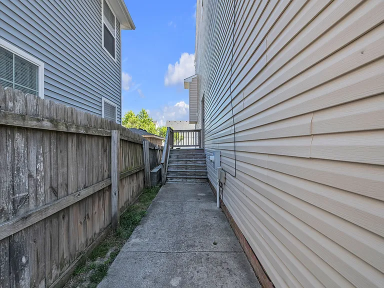 1012 Hillside Ave #A — Photo 8