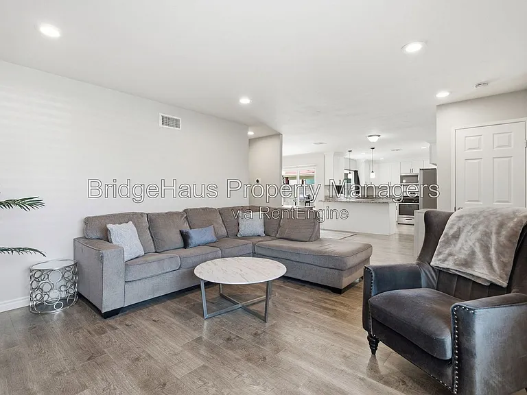 6379 Elsberry St — Photo 9