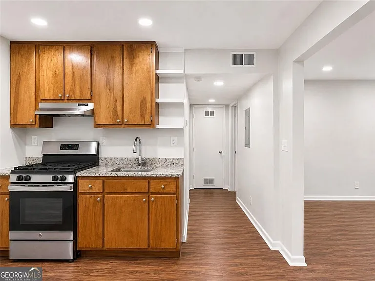 3203 E Point St #4 — Photo 7