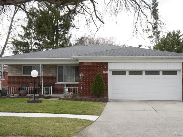 19445 McIntyre St, Detroit, MI 48219