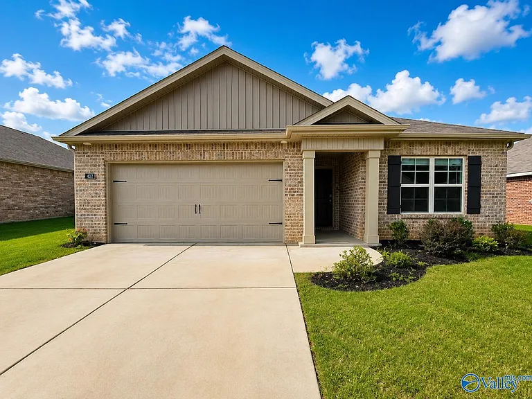 427 Jackson Point Cir — Photo 1