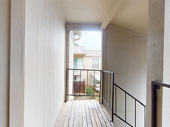 4th image of 700 Thicket Ln APT 306