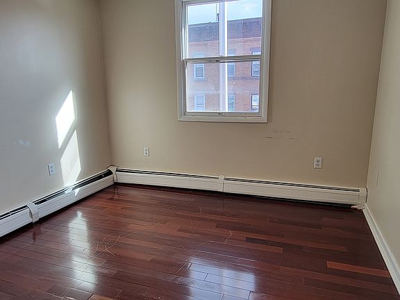5th image of 569 Westside Ave #4F
