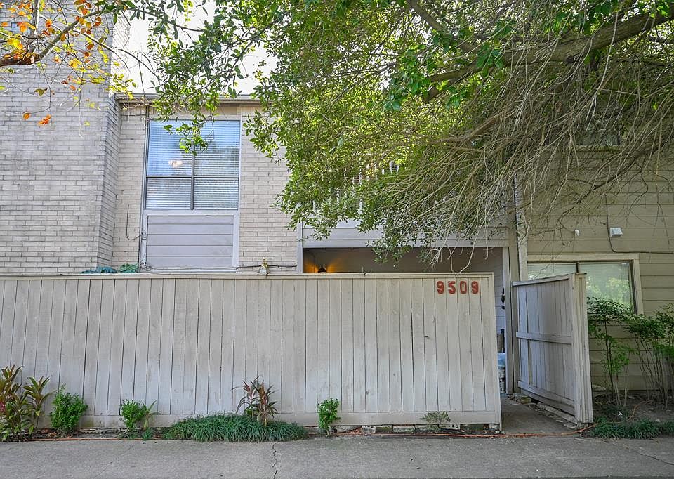 1st image of 9509 Pagewood Ln #9509