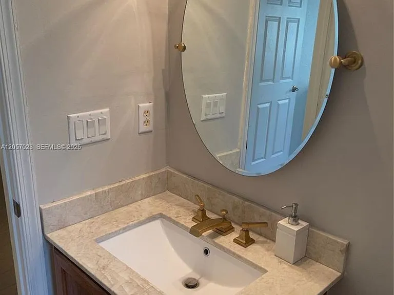 2847 S Evergreen Cir — Photo 6