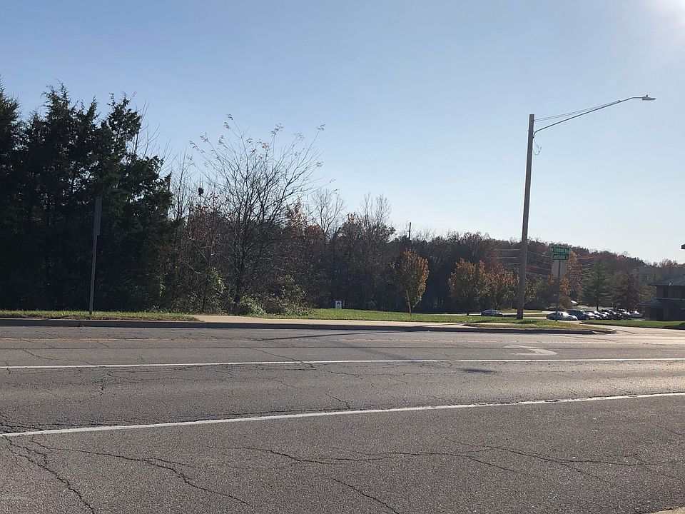 2nd image of 3333 W Truman Blvd