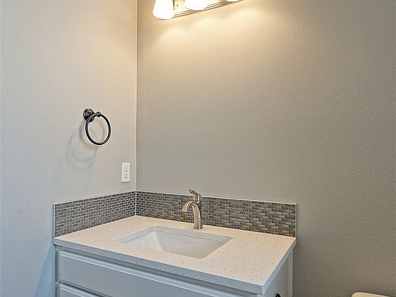 4th image of 17024 61st Dr NW
