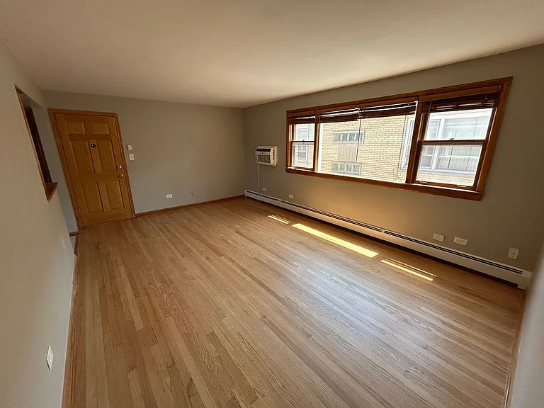 3522 South Oak Park Avenue — Photo 6