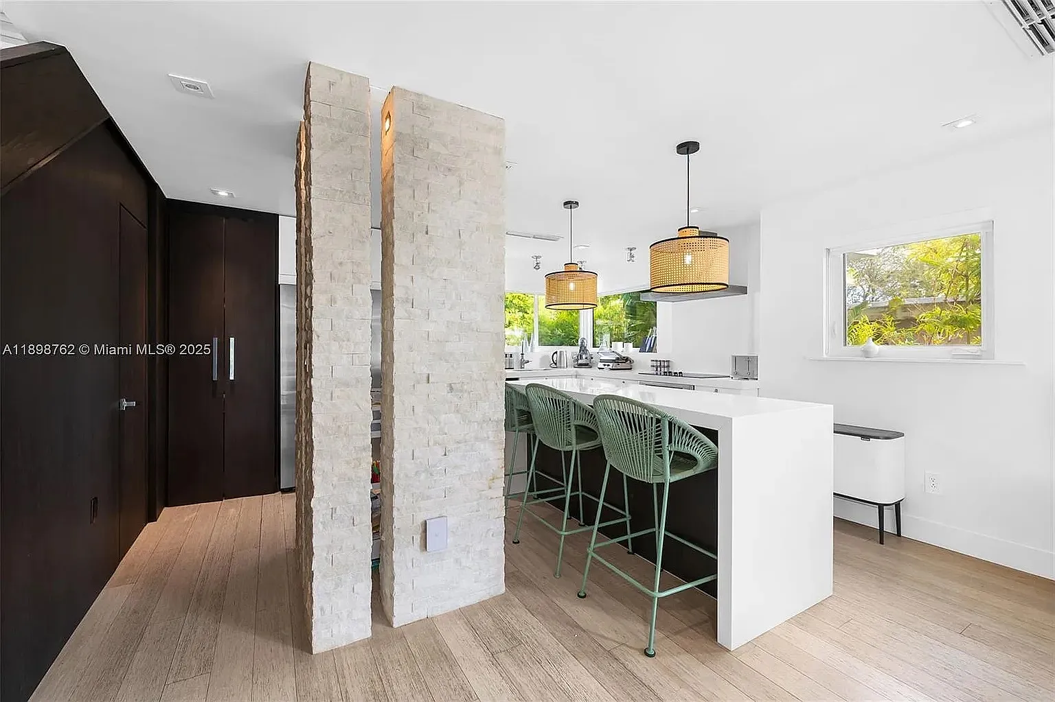 4 bed, 2120 sqft, $9,000 — Photo 3