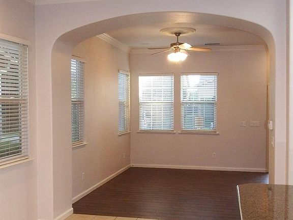 4th image of 3658 Vermont Ln