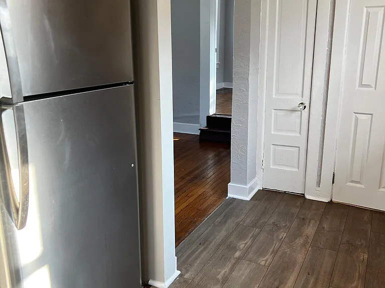 615 2nd Ave #4 — Photo 9