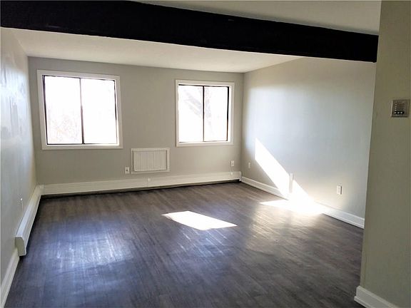 5th image of 40 Cowesett Ave APT 31