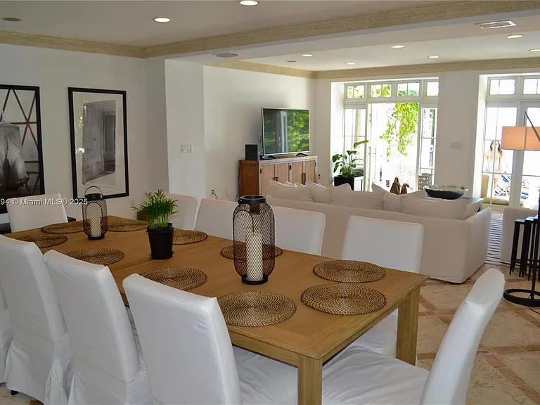 710 S Mashta Dr — Photo 3