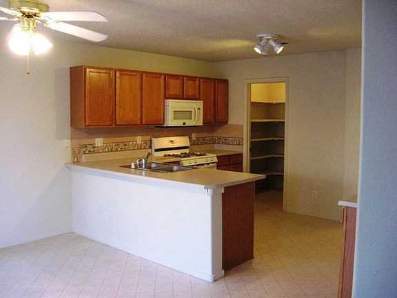 5th image of 8101 Vista Tijeras Ln SW