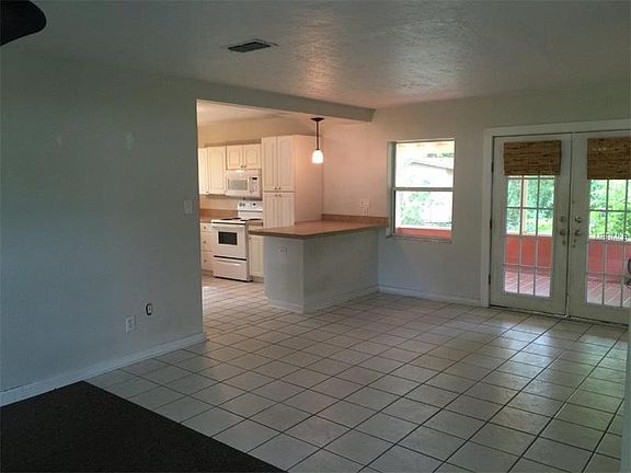 5th image of 2509 Ixora Ave