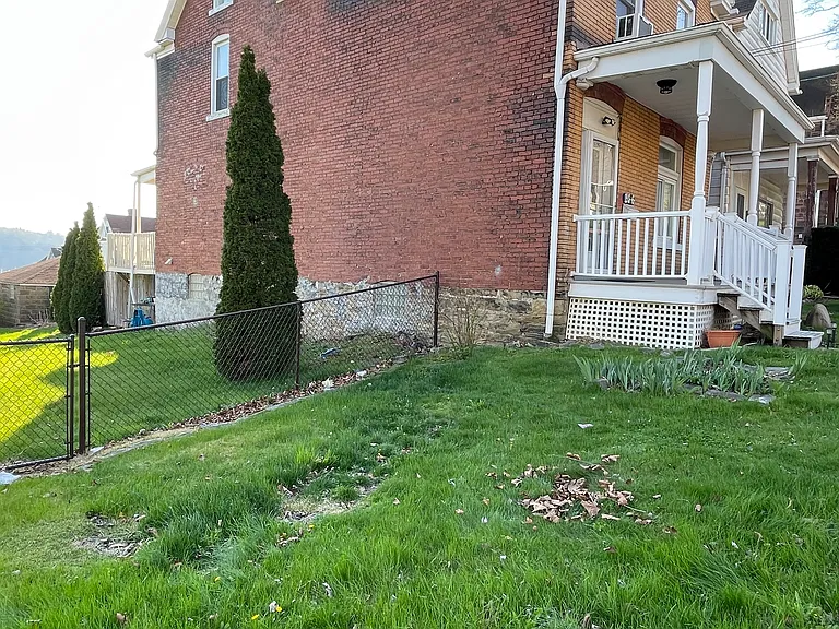 19 S 6th St — Photo 3
