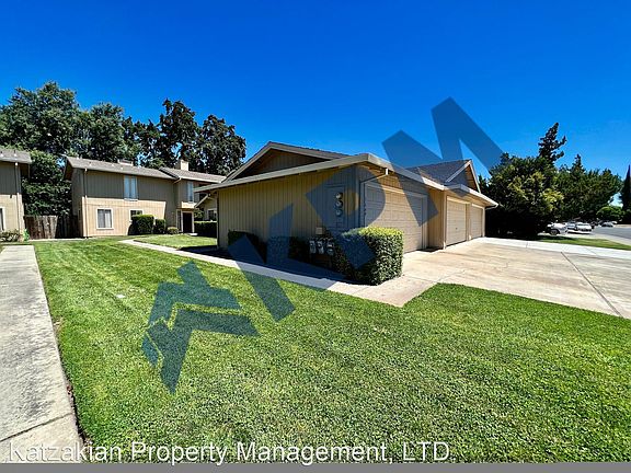 3rd image of 1645 Blackoak Dr