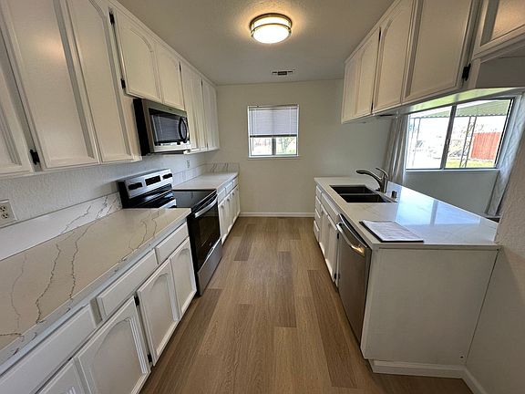 5th image of 8007 Shasta Ave