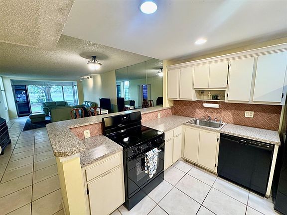 5th image of 804 Cypress Boulevard #106