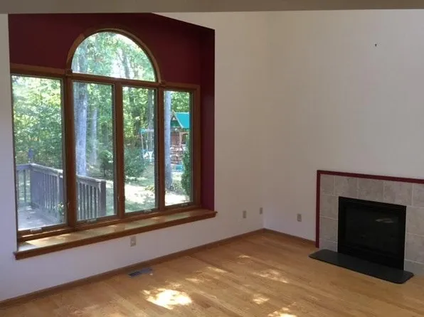 625 Benjamin Ct, State College, PA 16803