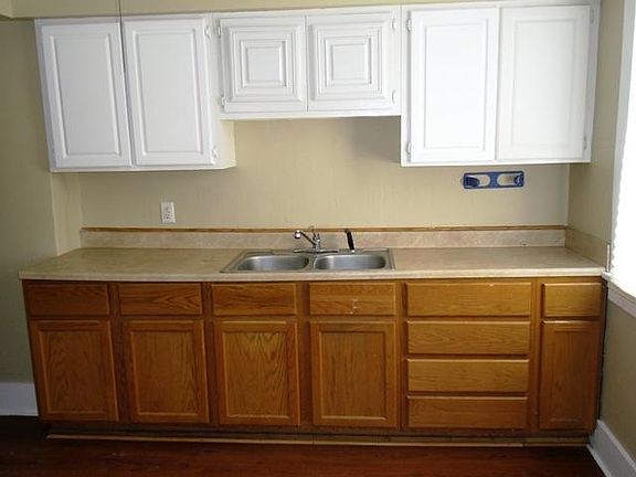 4th image of 1903 N Milton Ct