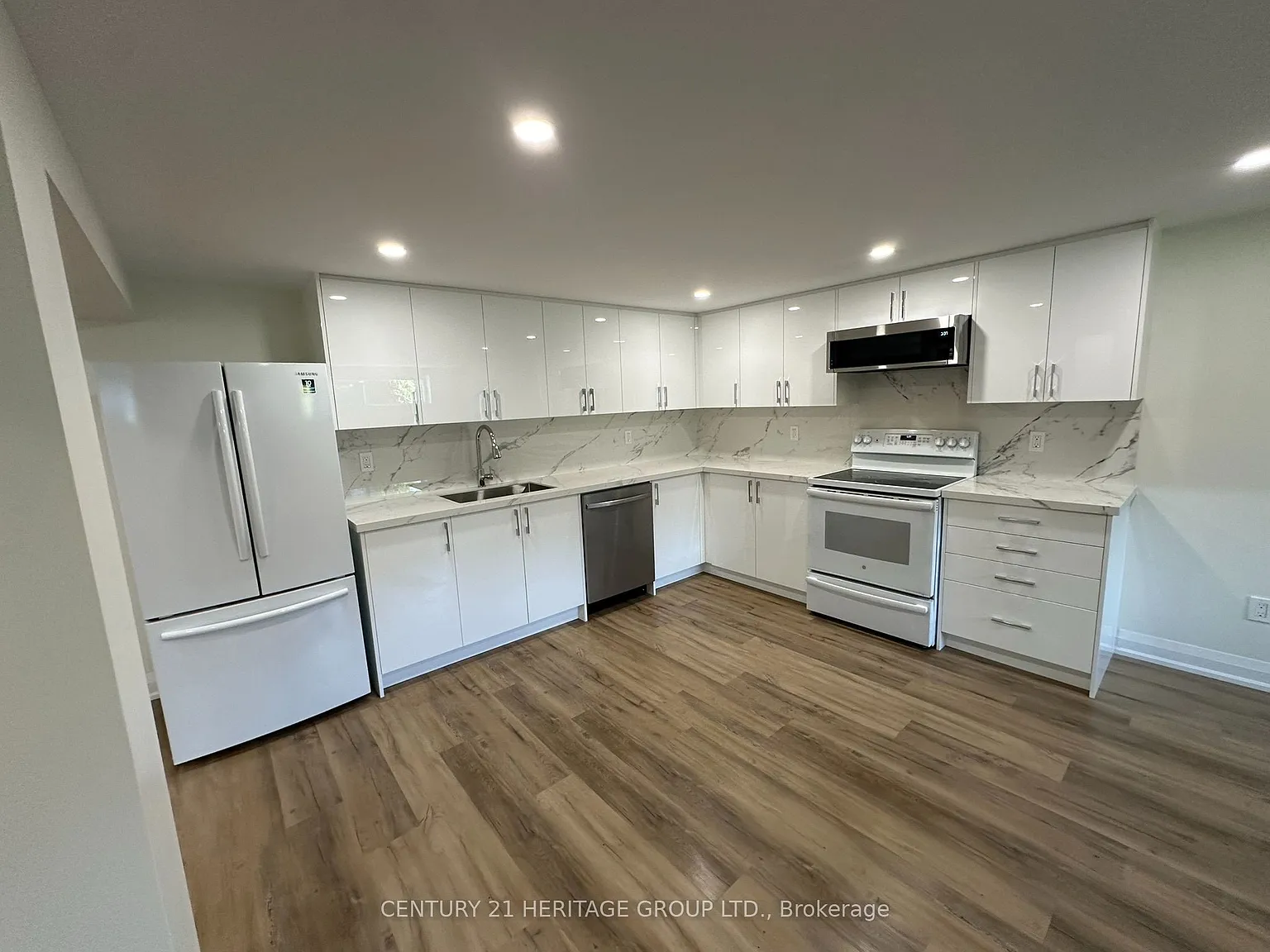 3 bed, $2,500 — Photo 3