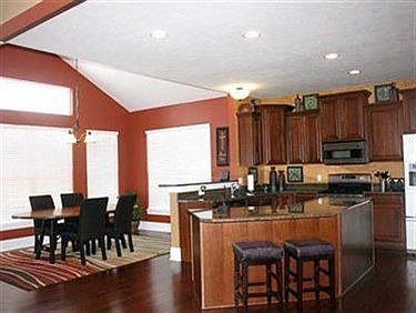 2nd image of 3979 Turnberry Dr