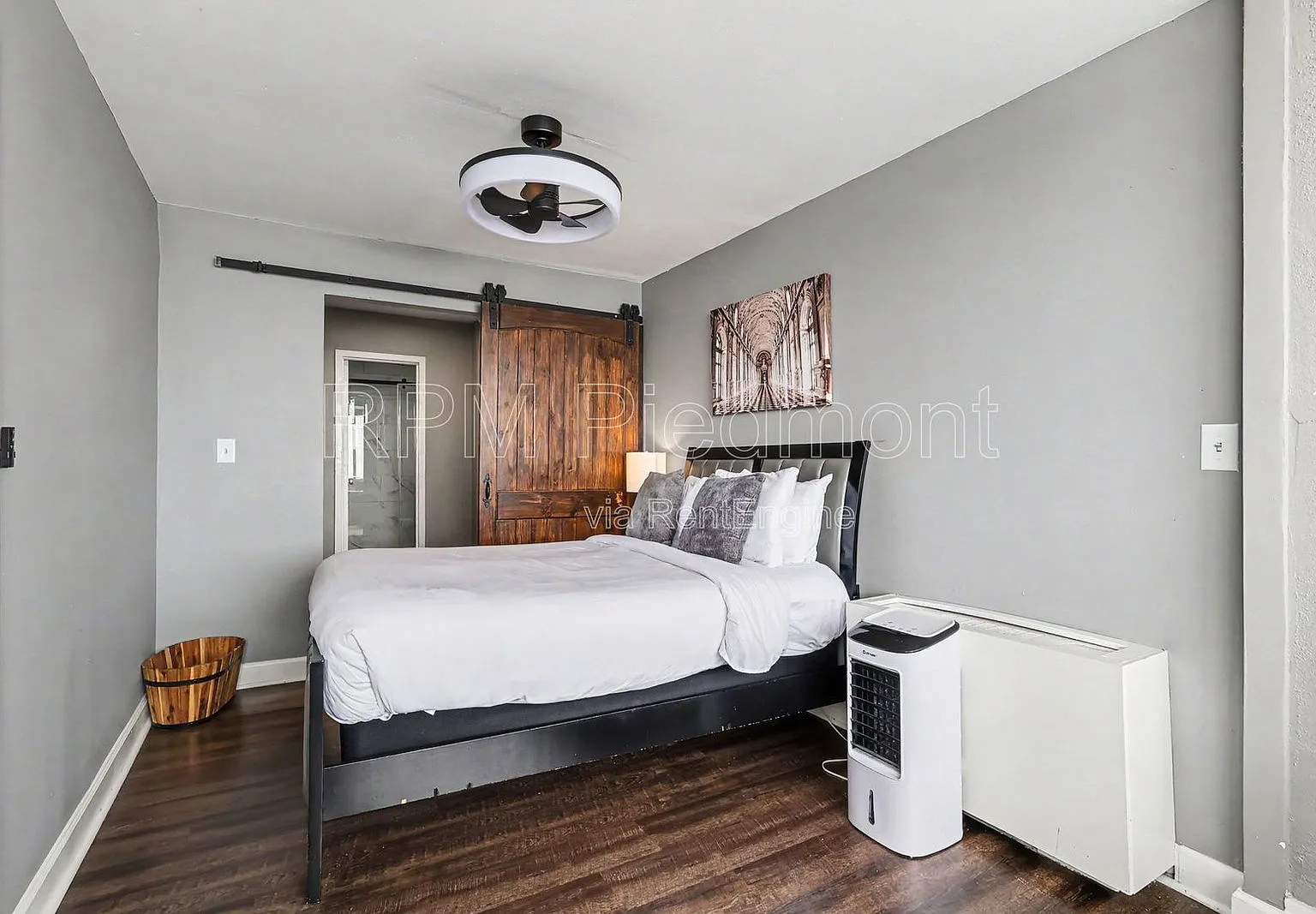 1 bed, 1.0 bath, 631 sqft, $1,995 — Photo 3