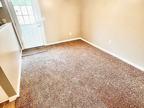 5th image of 204 Thistle Ln