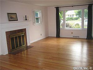 4th image of 116 Woodmancy Ln