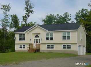 15 Old Oak Rd, Norwich, CT 06360