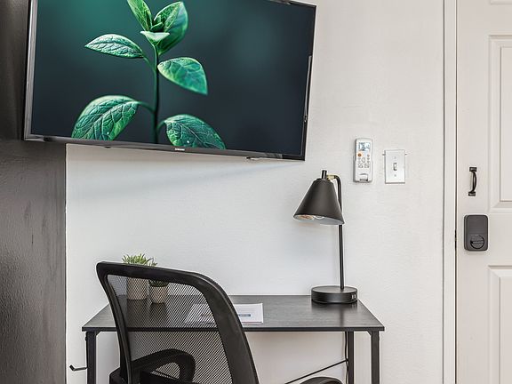 4th image of 10777 Ashton Ave #101-2