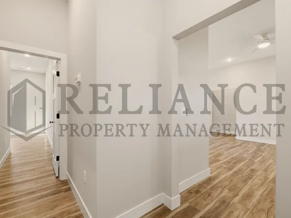 619 E Elmwood St, Valley Center, KS 67147