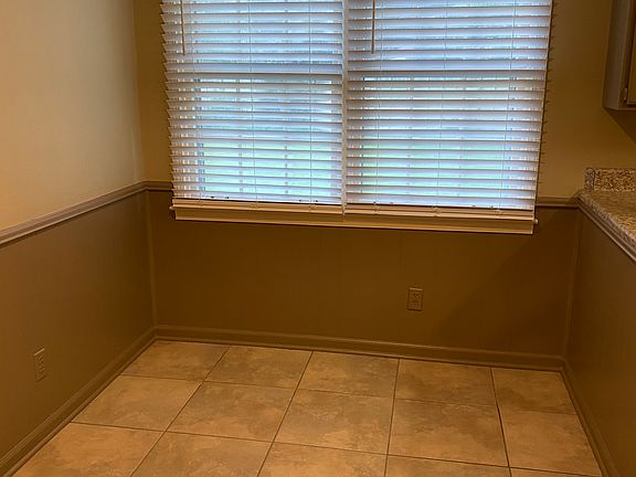 5th image of 1224 Merrycrest Dr