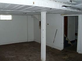 4th image of 12937 Rosemont Ave