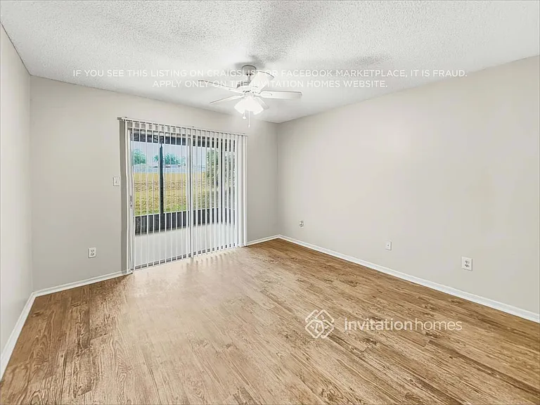1172 La Mesa Ave — Photo 9