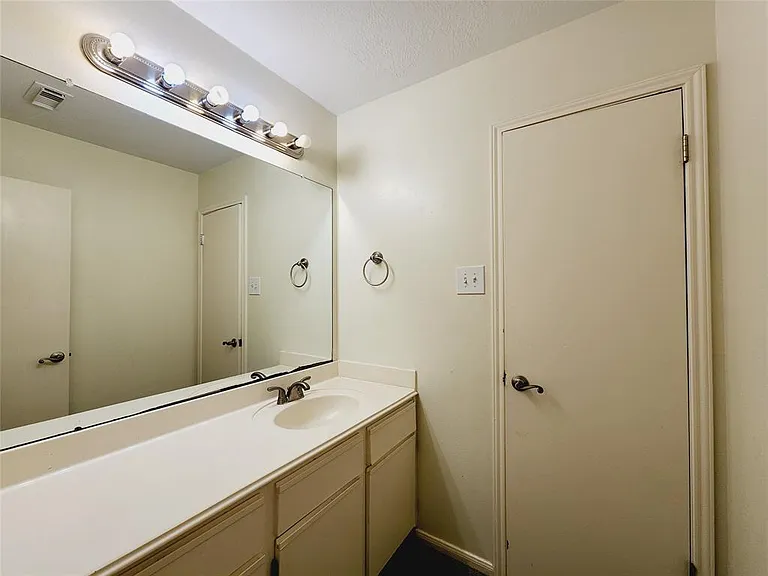 3115 Astor Ct — Photo 15
