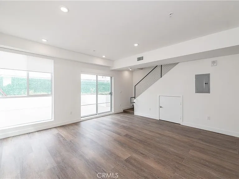1245 N New Hampshire Ave #9 — Photo 6