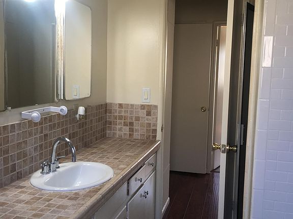 4th image of 1514 N Allen Ave #C