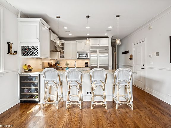 4th image of 2848 N Sheffield Ave APT 3S